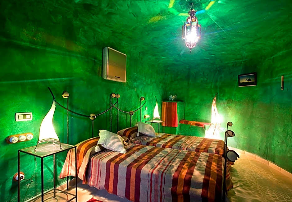 Hotel Cueva Tardienta Monegros-Adults Only