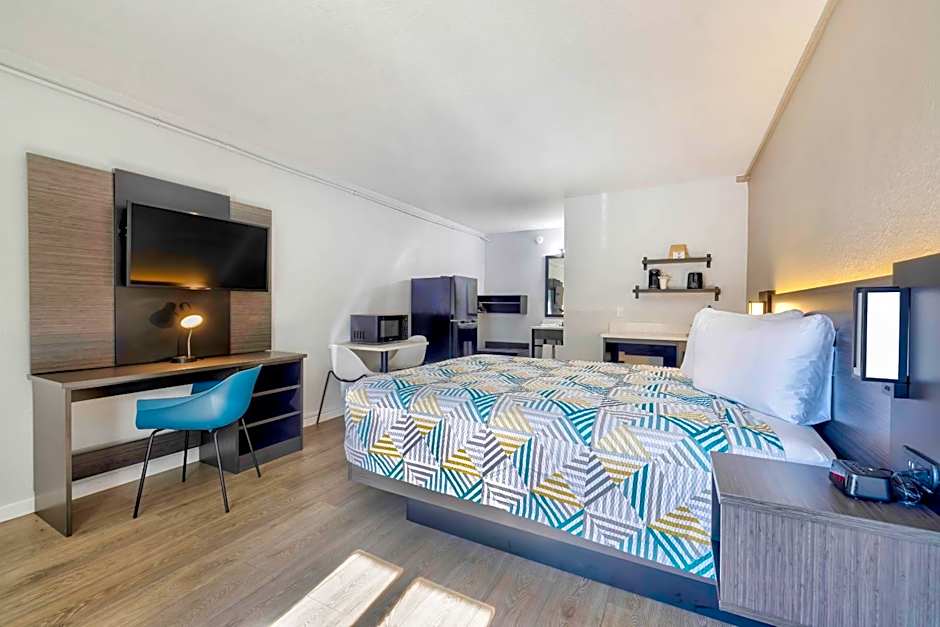 Studio 6 Effingham, IL