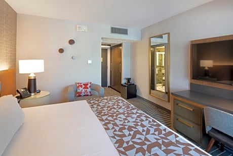 Deluxe King Bed Non-Smoking