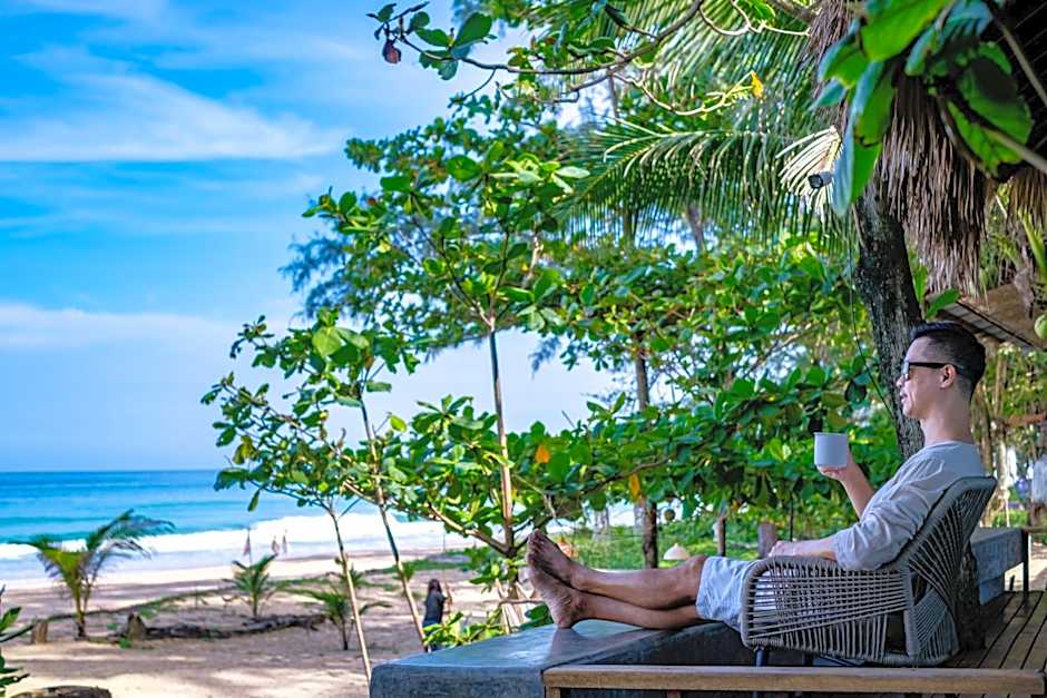 Sealord Naithon Beachfront Villa