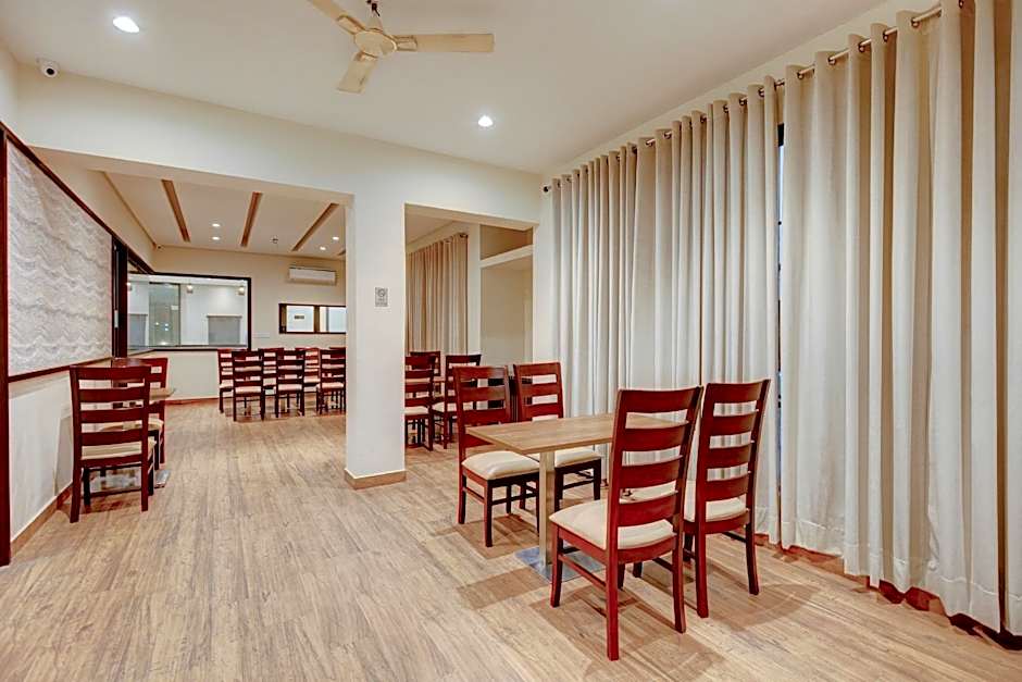 Collection O Ovel Hotel Grand