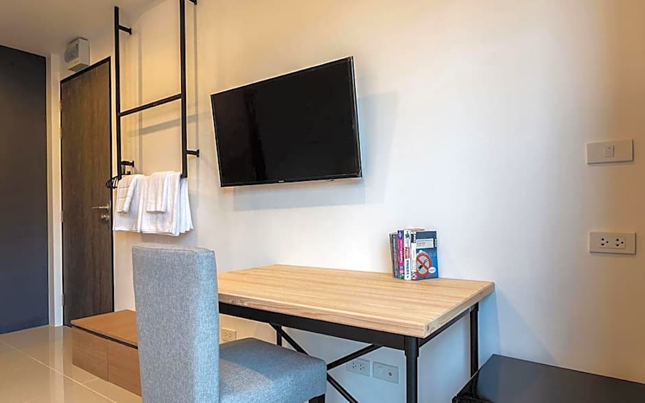 Kata Beach Poshtel Phuket