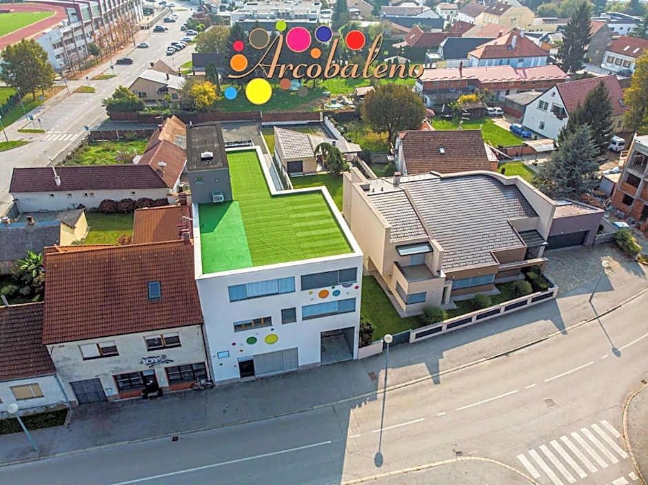 Arcobaleno Apartments & Rooms