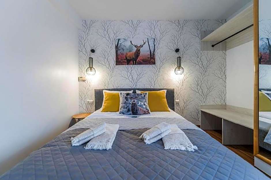 Biały Jeleń z basenem i jacuzzi