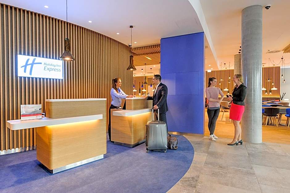 Holiday Inn Express Berlin - Alexanderplatz By IHG