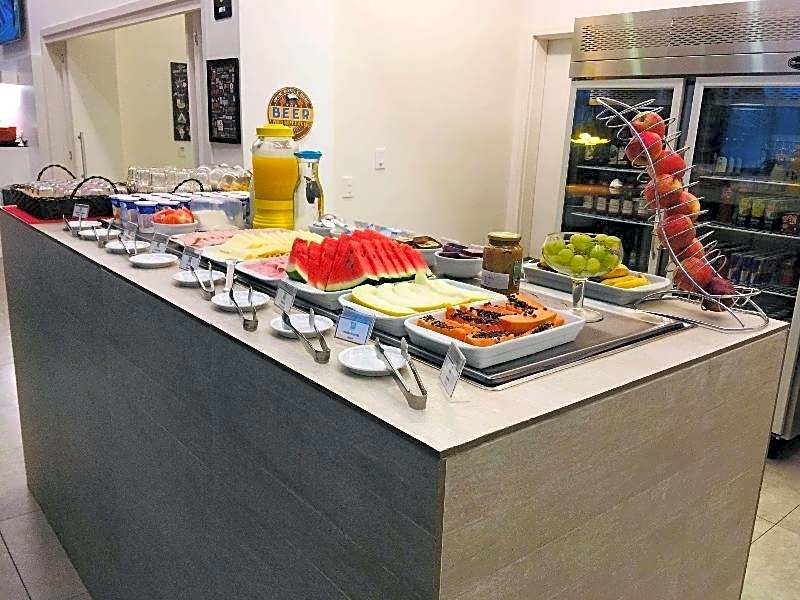 Golden Tower Shopping by Fenix Hoteis