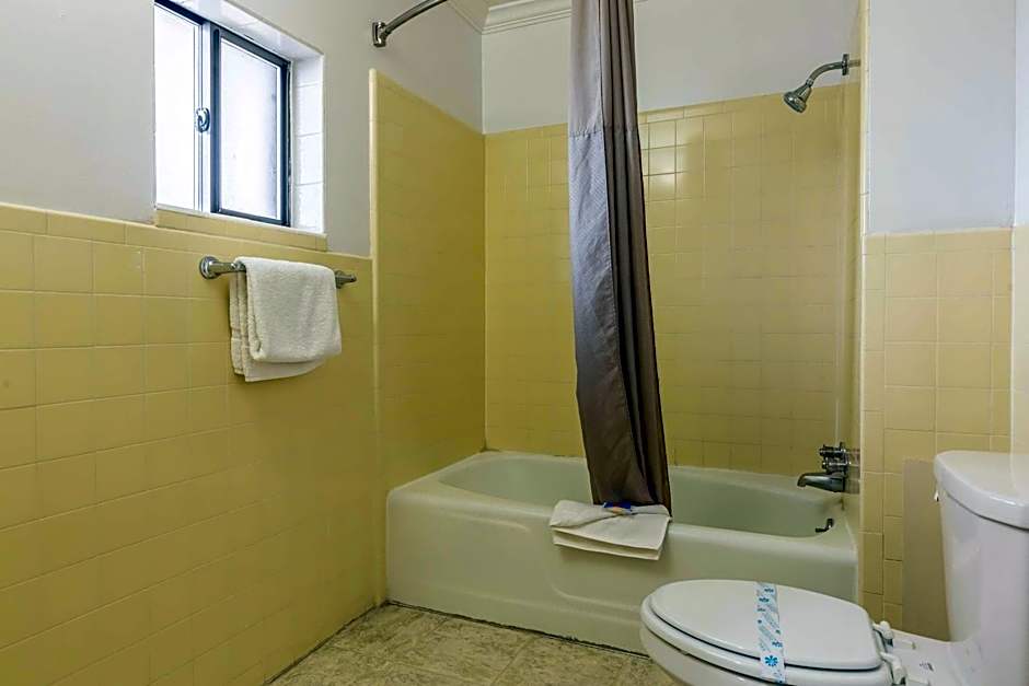 Motel 6-Tremonton, UT