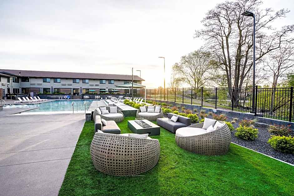 Ruby River Hotel