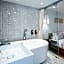 Shin Sei Bashi Hotel