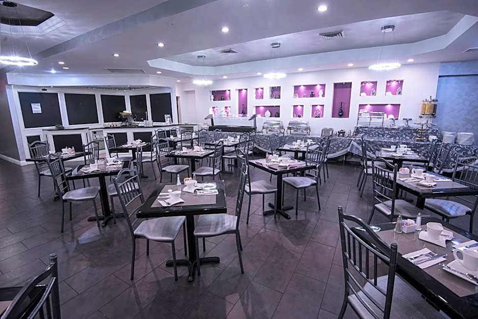 The Avenue Plaza