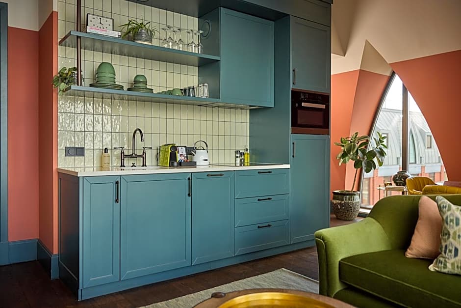 The July - Boat & Co