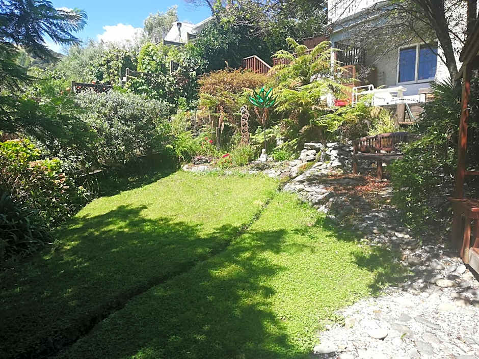 Joya Garden & Villa Studios