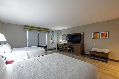 Room with Two Queen Beds - Non-Smoking