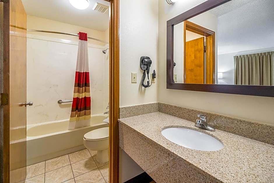 Red Roof Inn Clarksville