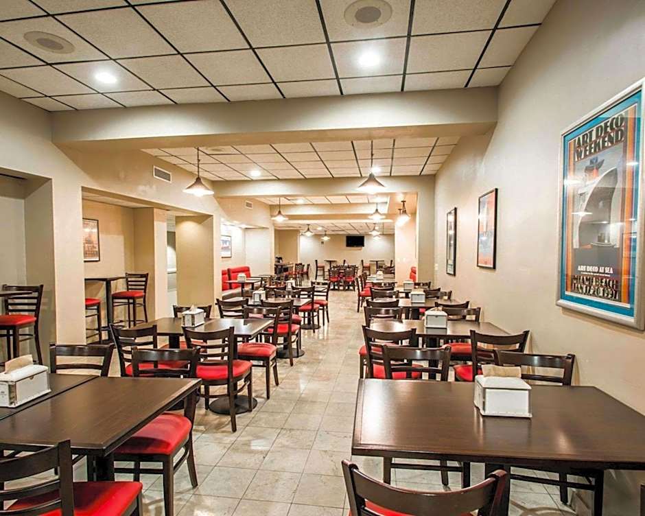 Clarion Inn & Suites Miami International Airport