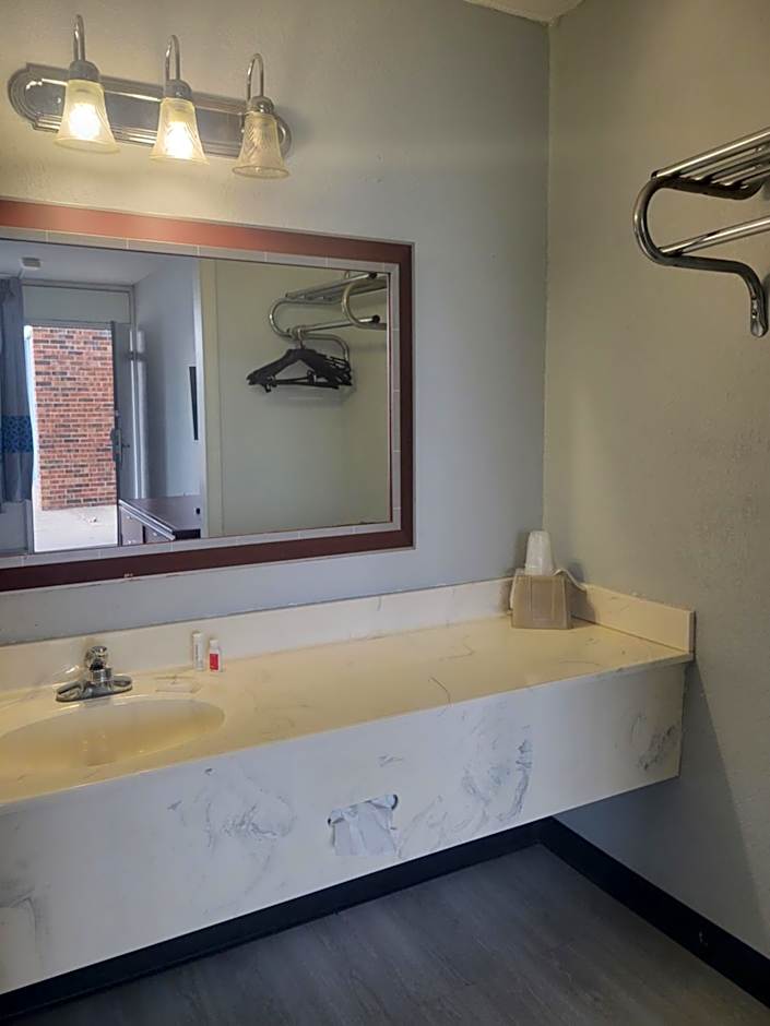 Baymont by Wyndham Hannibal