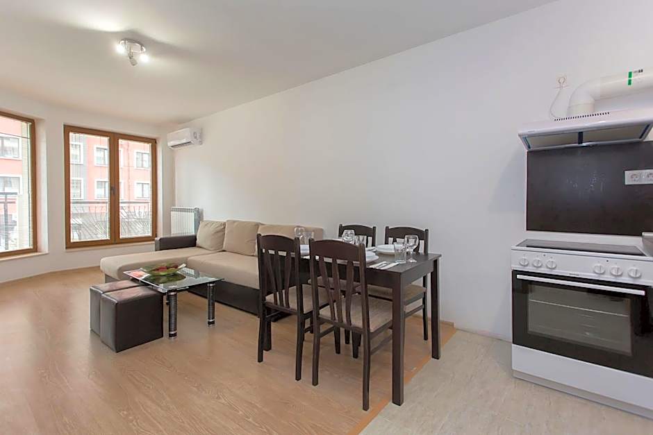 Modern and Bright Apartments near Center - FREE PARKING