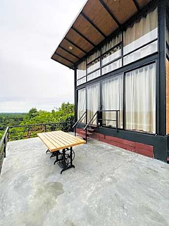 Villa 1972 - Family Room with Mountain View