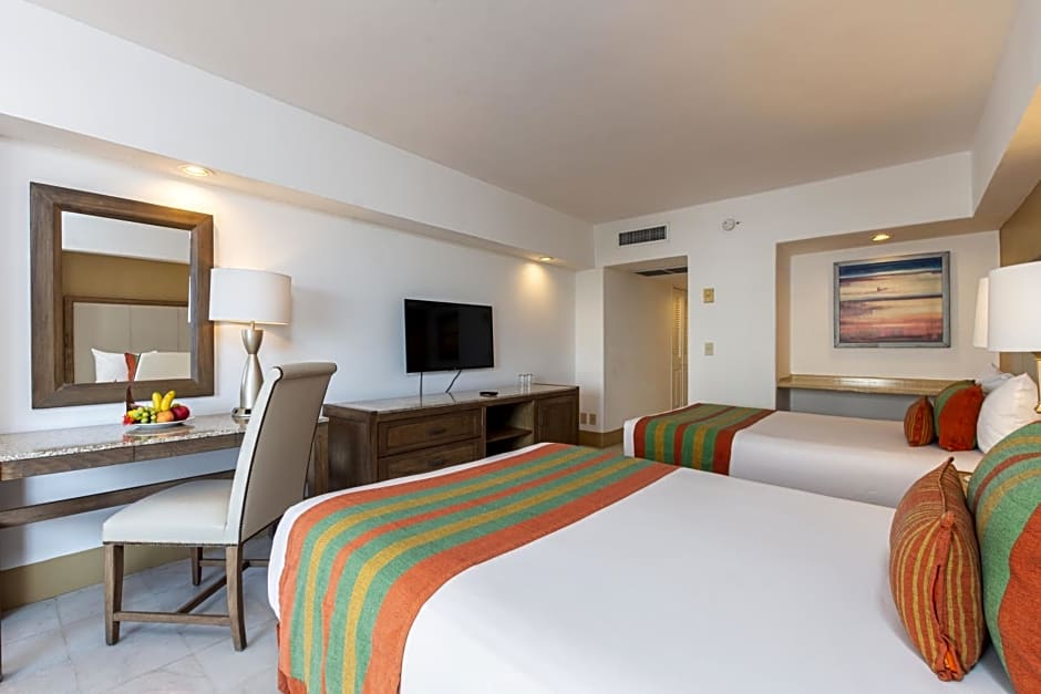 Tesoro Ixtapa Beach Resort