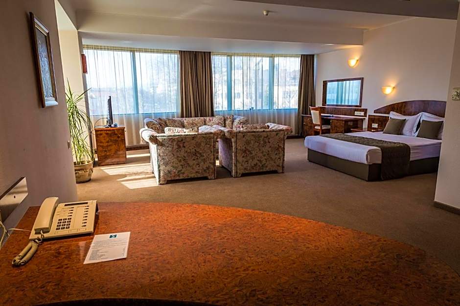 Hotel Sevlievo Plaza