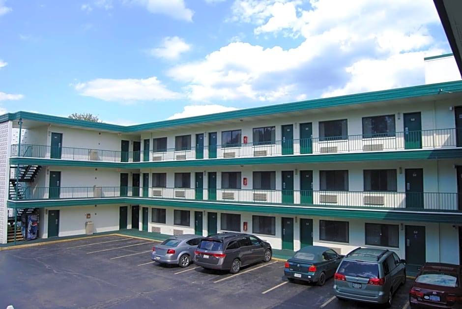 Travelodge by Wyndham Chambersburg