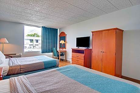 2 Queen Beds | Non-Smoking, Micfridge