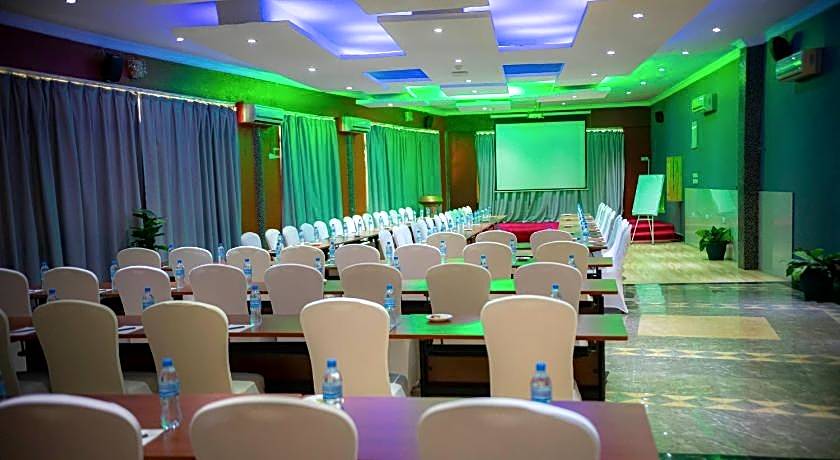 Tiffany Diamond Hotel