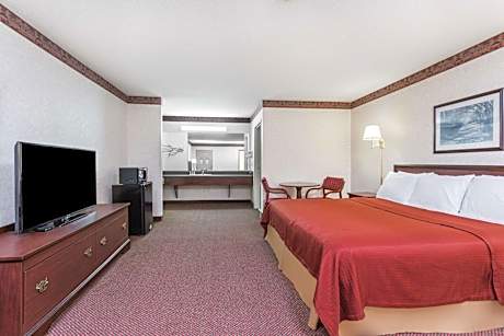 King Suite with Sofa Bed - Smoking