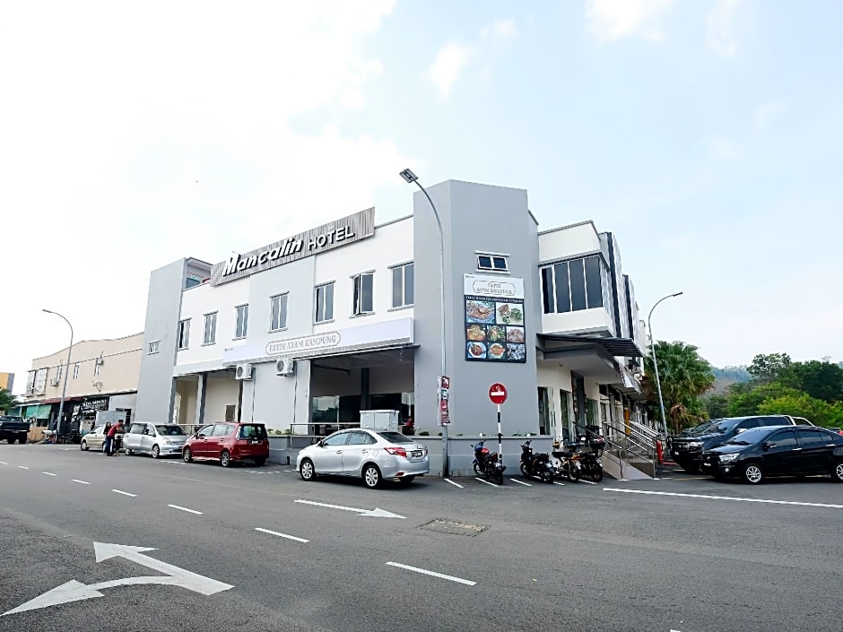 Super OYO 43935 Mancalin Hotel