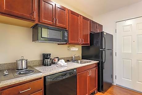 Efficiency One Room King Suite - Non Smoking