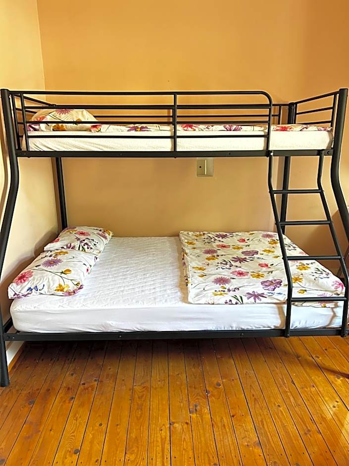 Zimmer 1 Innenstadt Hostel - Denkmalschutz