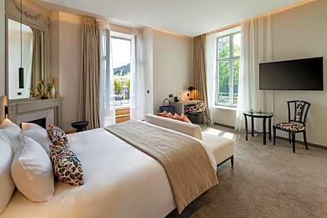 King Suite with Private Terrace - Non-Smoking