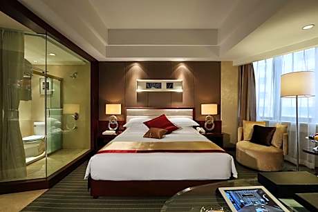 Executive Deluxe Queen Room