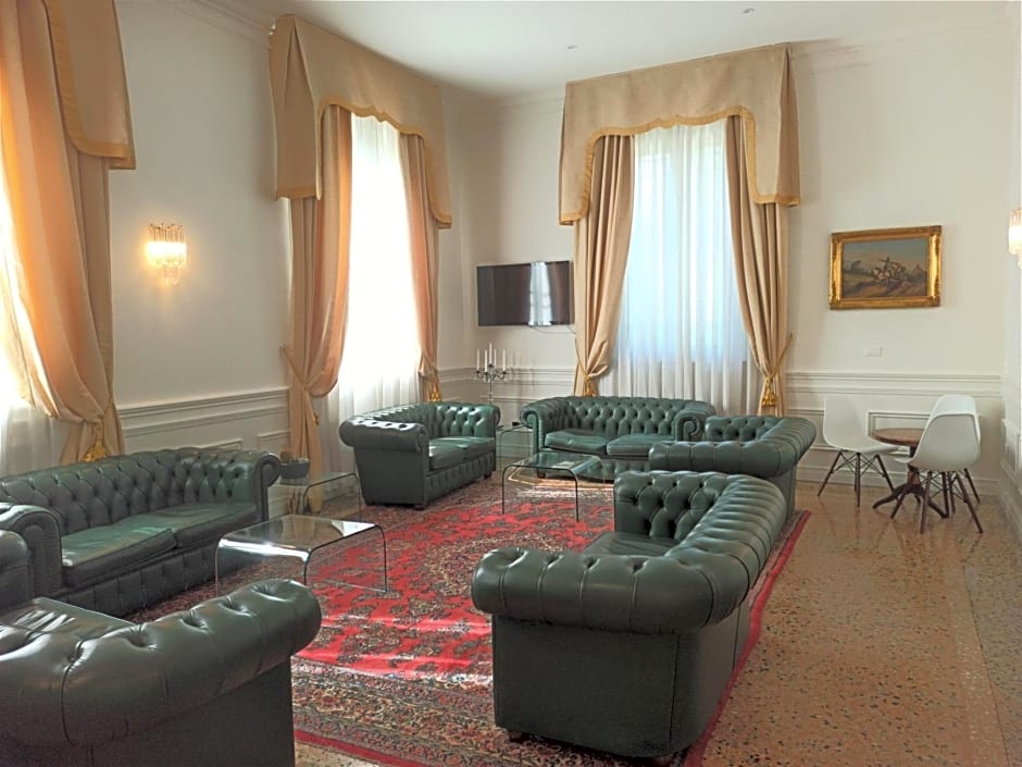 Rechigi Park Hotel