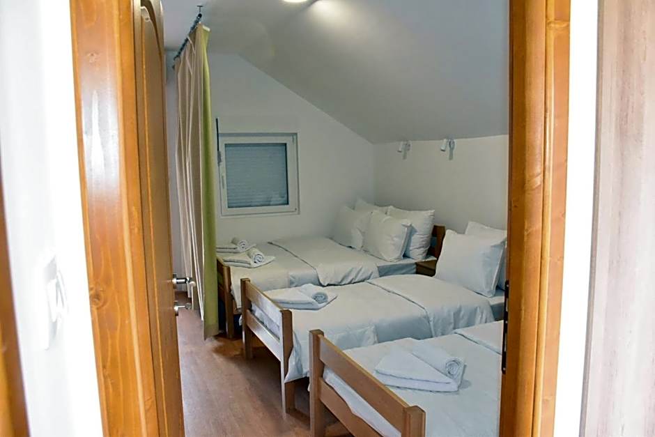 OSTROG Aparthotel KOLIBA-VLASTNIŠTVO MANASTIRA OSTROG