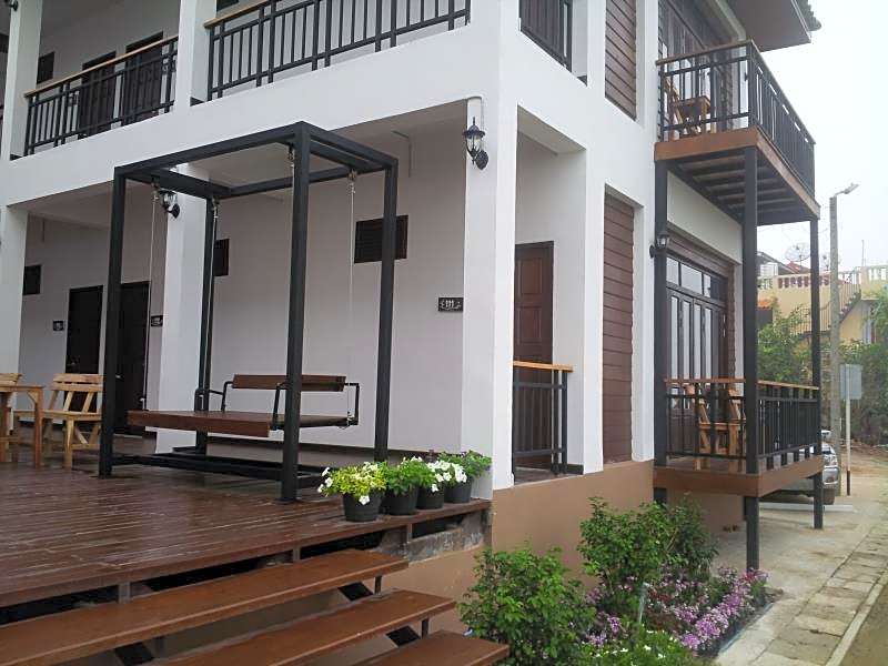 Norn Nab Dao Rimkhong Hotel