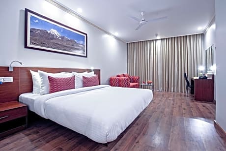 Superior Double Room (City View)