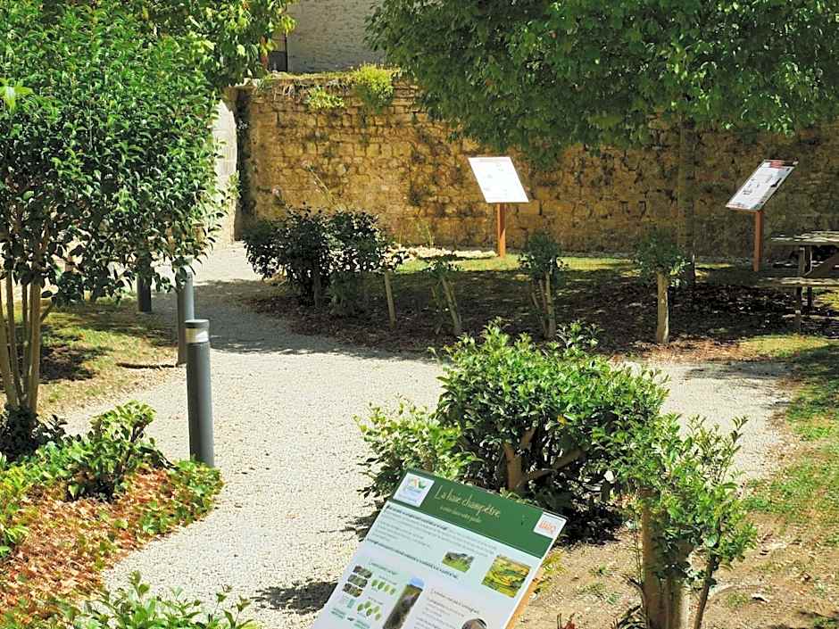 Adagio Access Poitiers Aparthotel