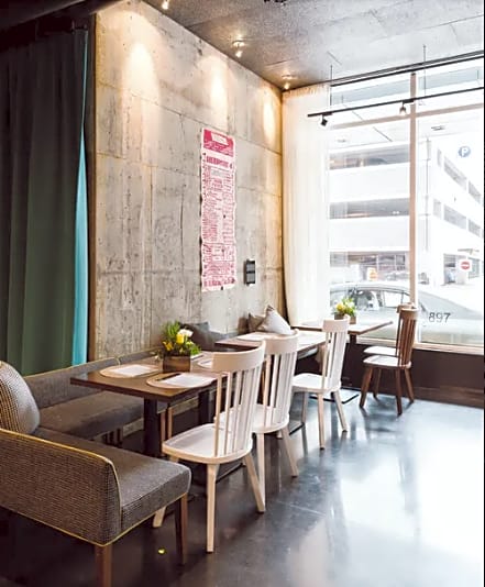 Alt Hotel Ottawa