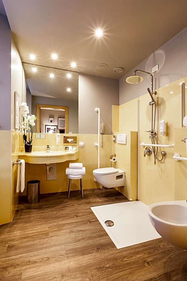 Holiday Inn Milan Garibaldi Station By IHG