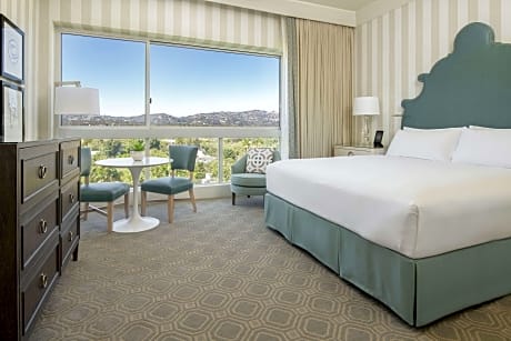 Premier King Bed