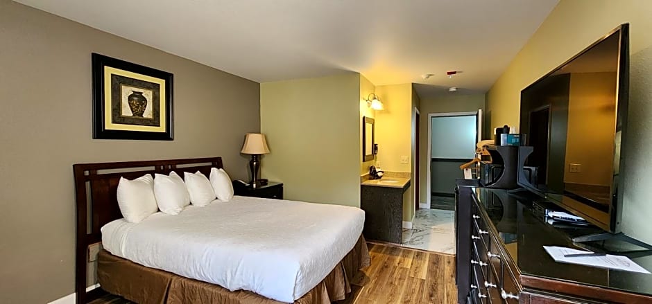 Crest Trail Lodge