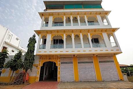 OYO Flagship 65920 Hotel Shree Daulatgarh