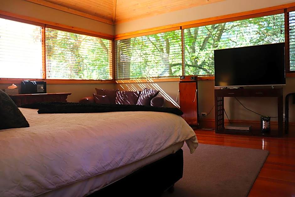 Linden Gardens Rainforest Retreat