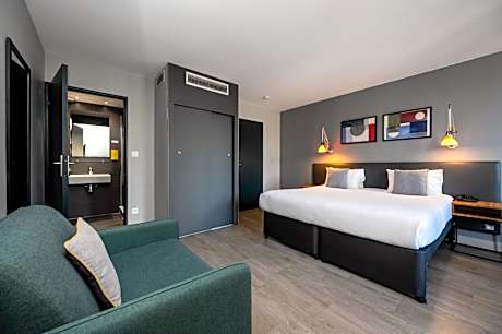 Studio Apartment (2 Adults)