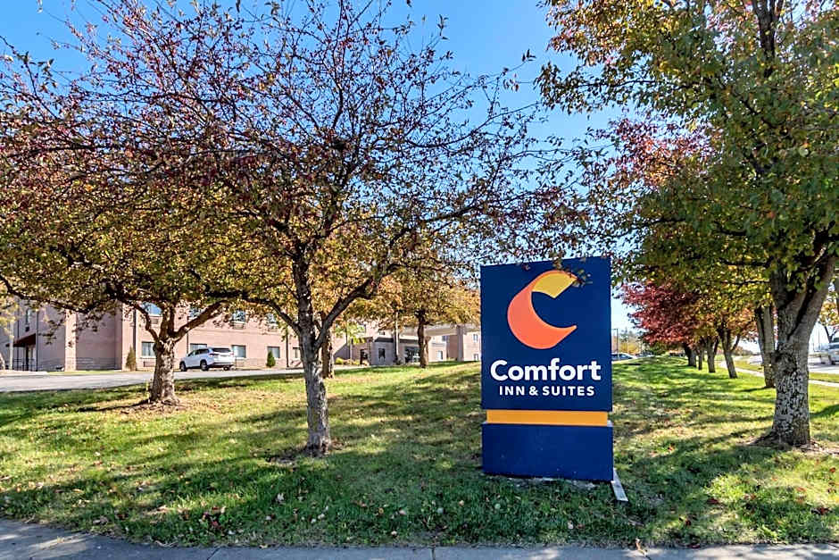 Comfort Inn & Suites Lees Summit -Kansas City