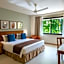Sea Cliff Court Hotel & Luxury Apartments