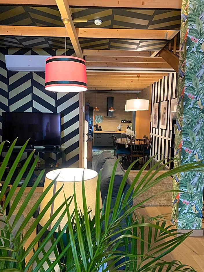 Largo da Rainha, Guesthouse