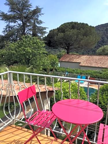 SUITE ROMANTIQUE et CHAMBRE BAROQUE à St Paul de Vence