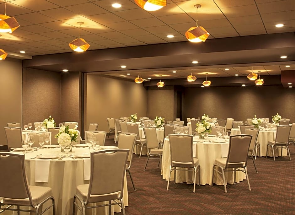 The Broadway Columbia - a DoubleTree by Hilton Hotel